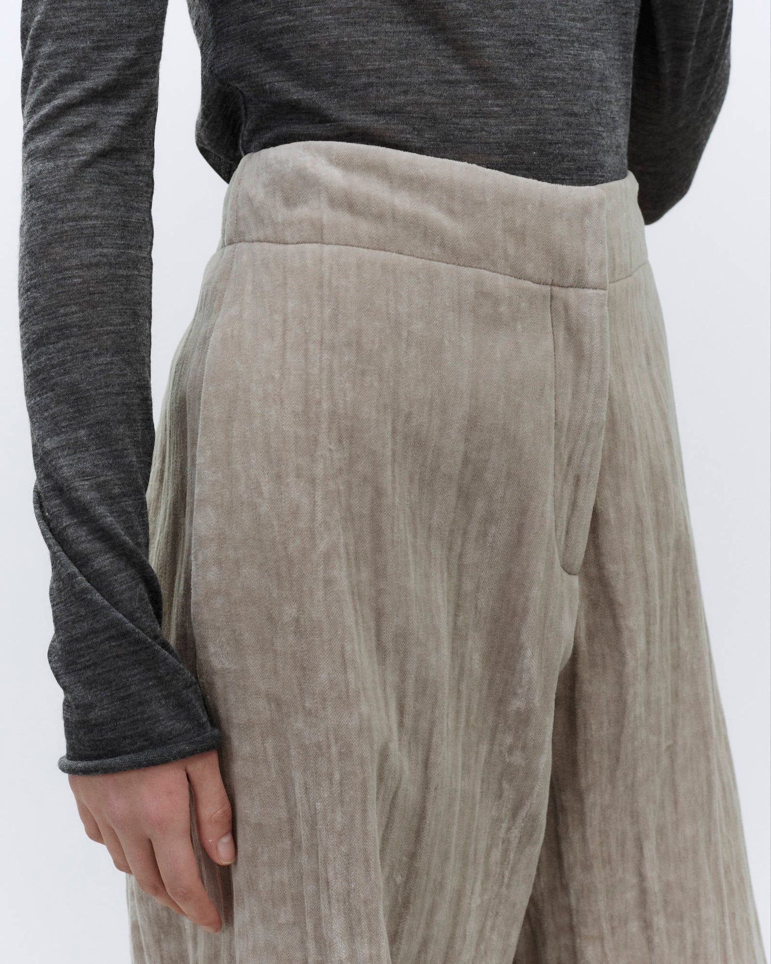 WIDE CRINKLE VELVET PANTS