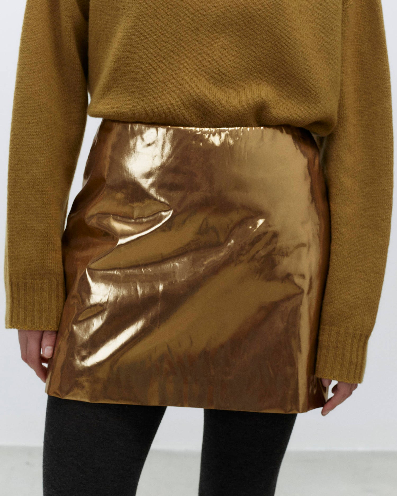 GOLD MINISKIRT