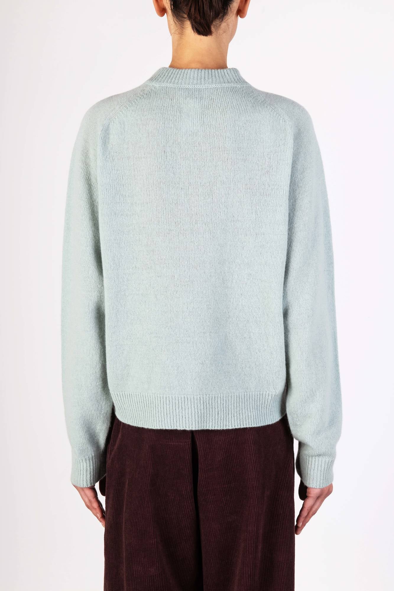 CREW NECK CASHMERE SWEATER