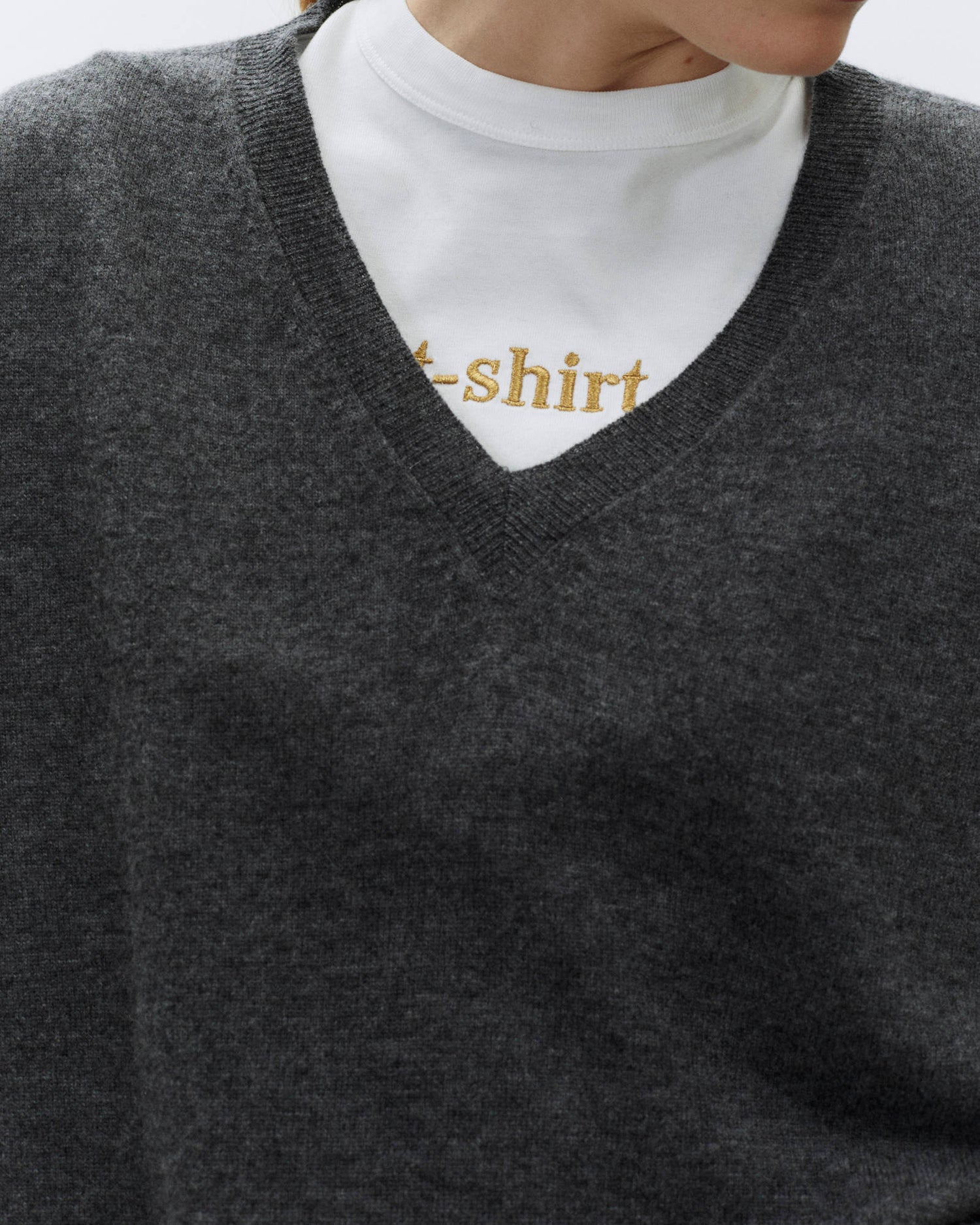 V-NECK CASHMERE SWEATER