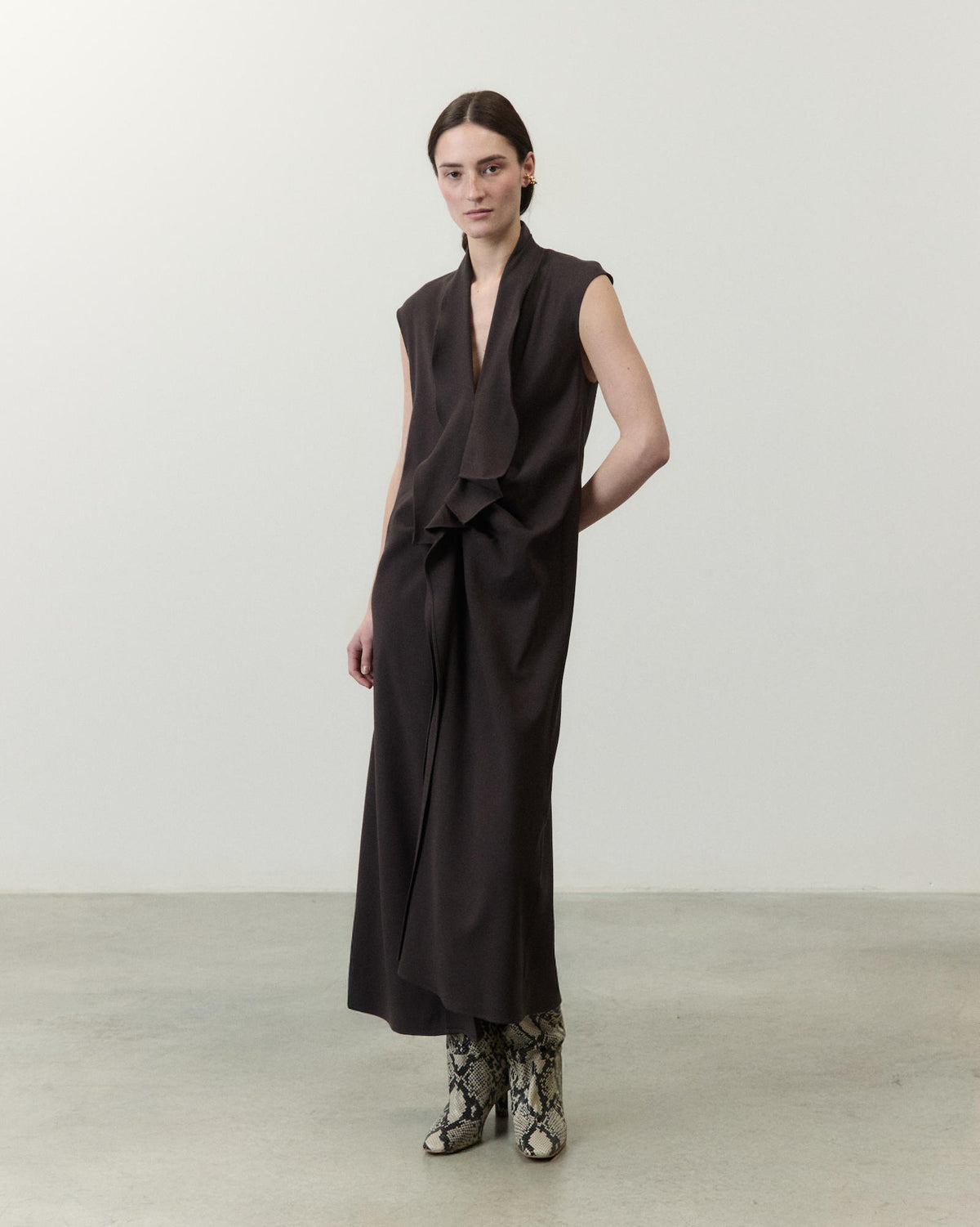 ABITO MIDI CON RUCHES