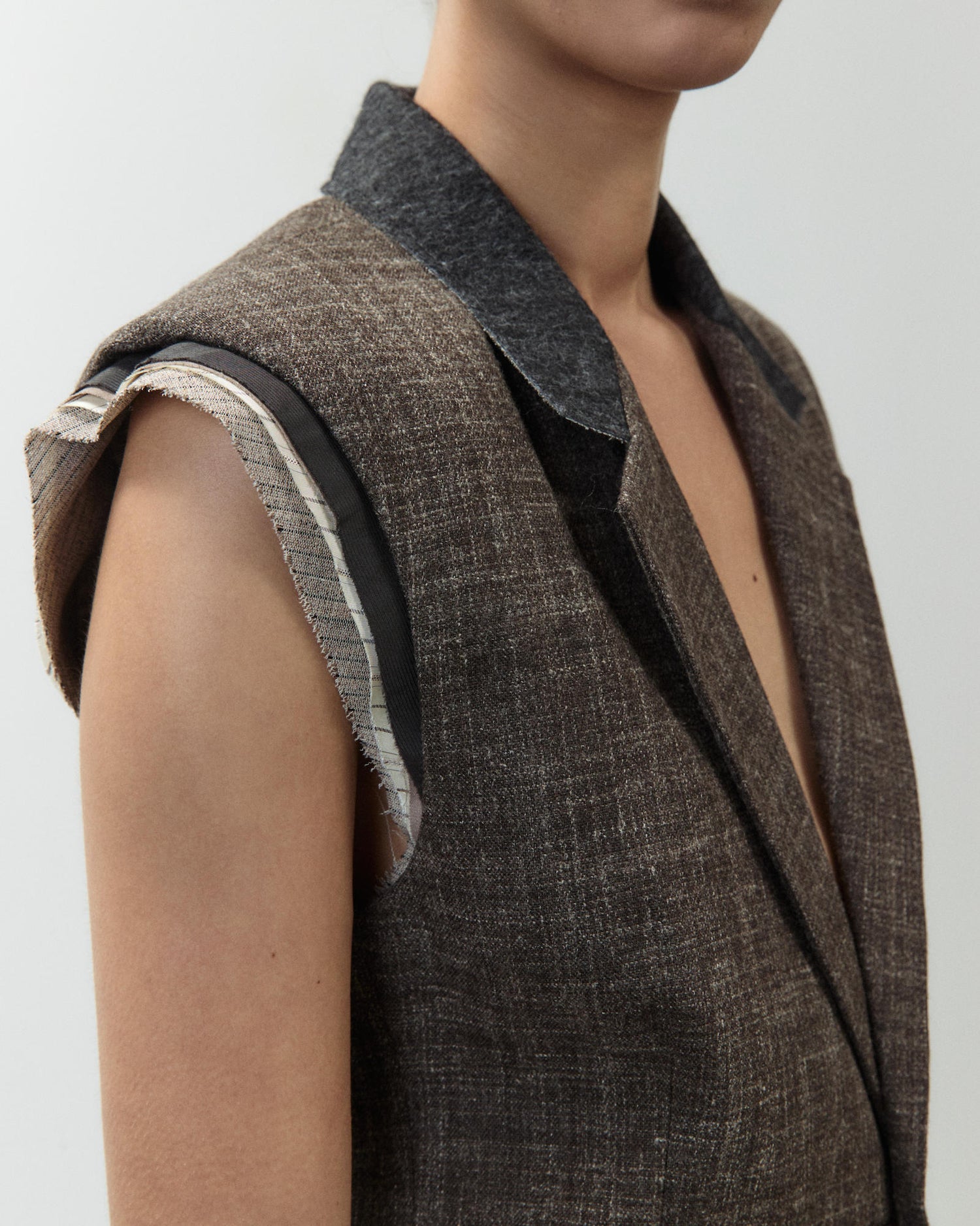 GILET IN LANA MONOPETTO
