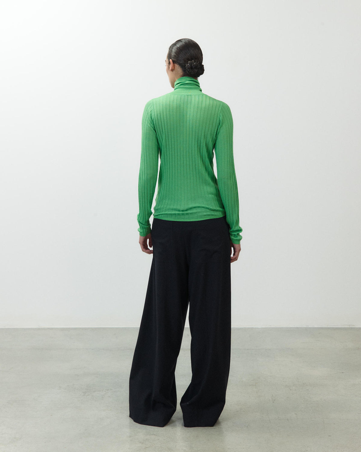 FINE-KNIT RIBBED TURTLENECK