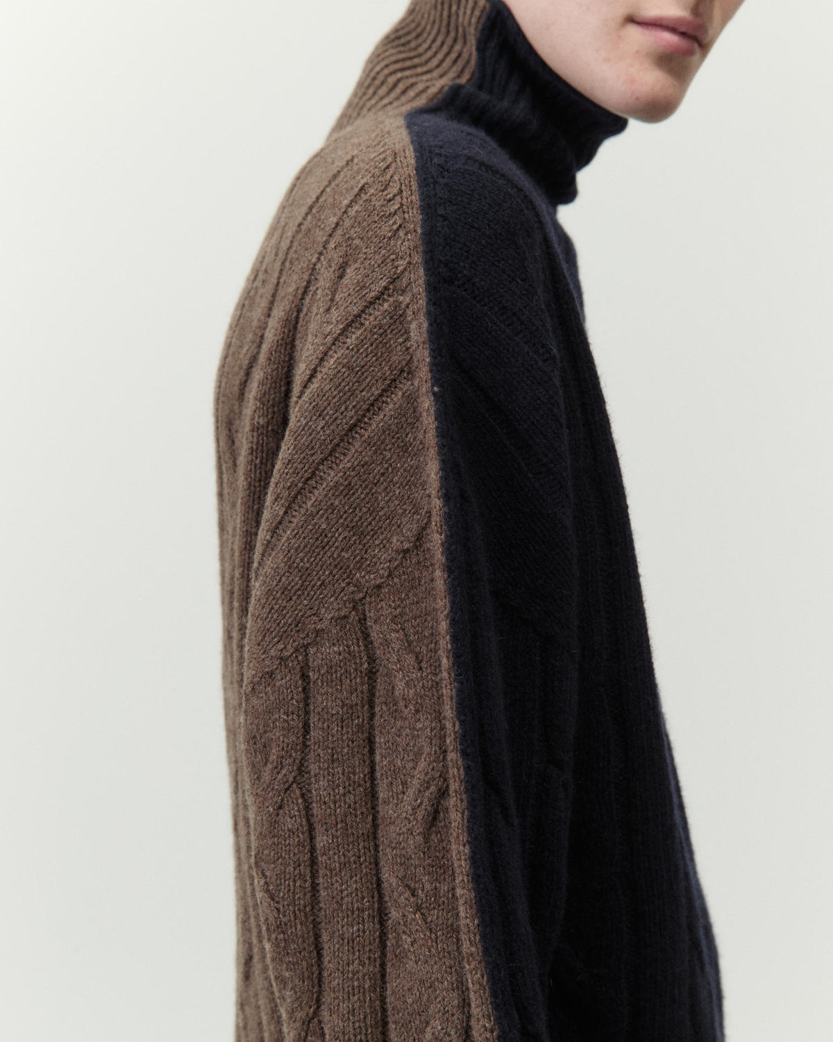 PULLOVER COLLO ALTO BICOLOR
