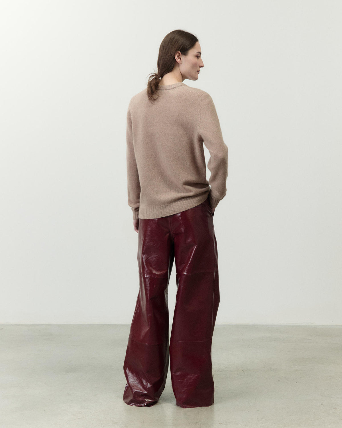 CASHMERE CREW NECK SWEATER