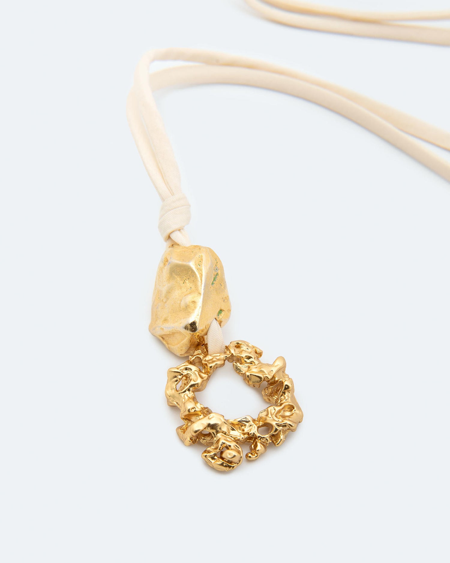 NECKLACE WITH PENDANTS