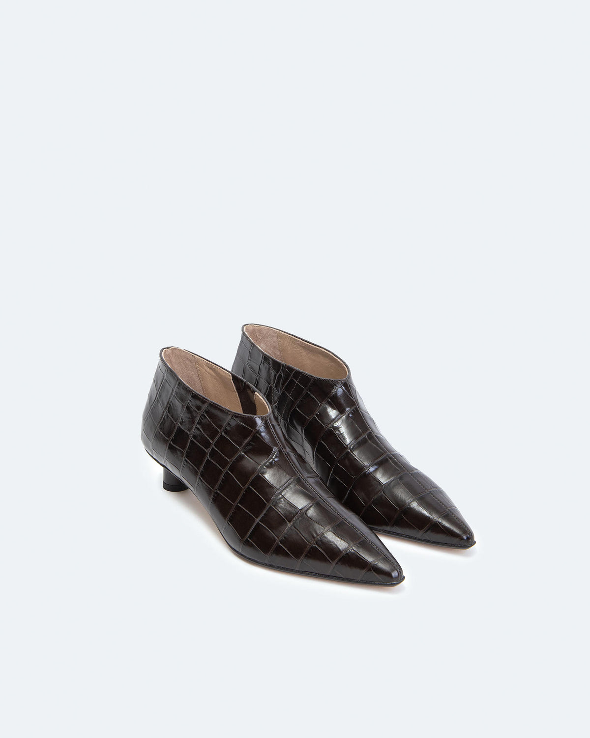 CROCODILE-EMBOSSED SLIM SHOE