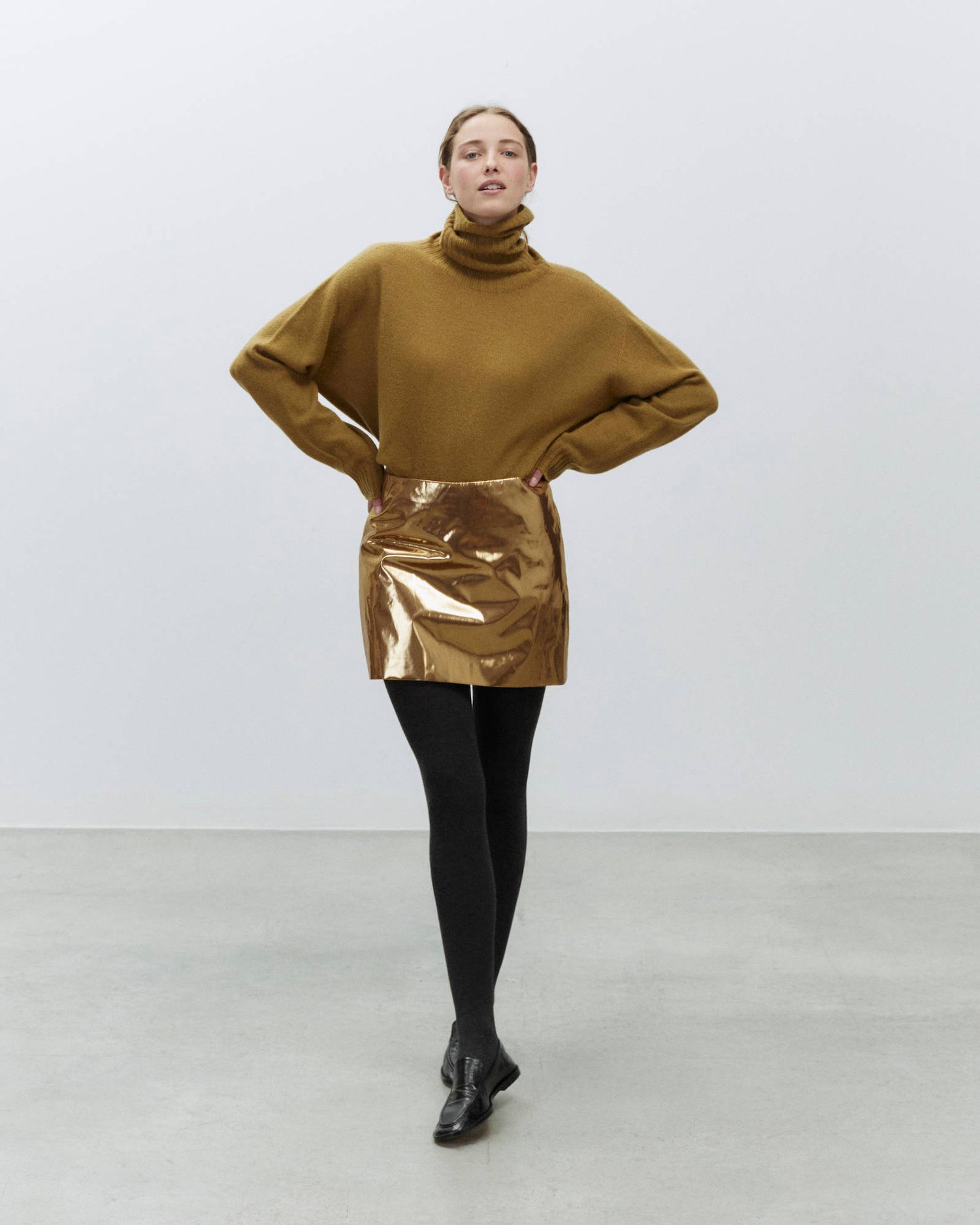 GOLD MINISKIRT
