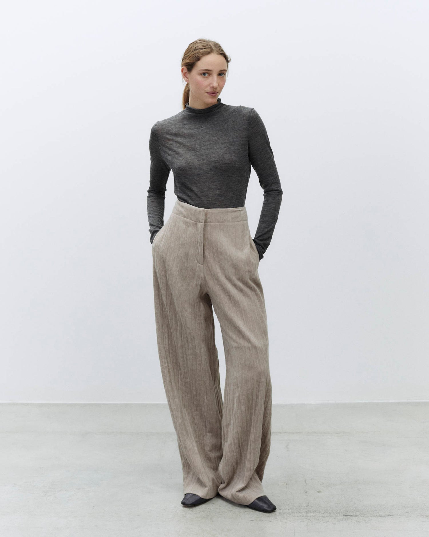 WIDE CRINKLE VELVET PANTS