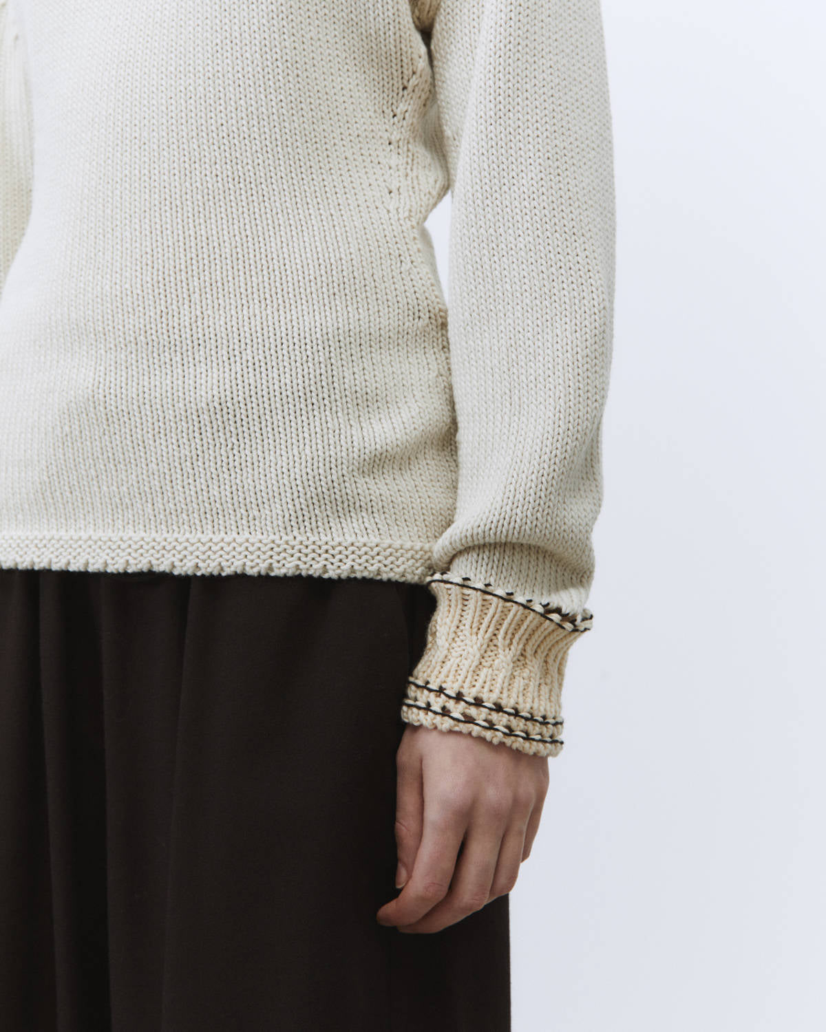 FITTED CREW NECK SWEATER