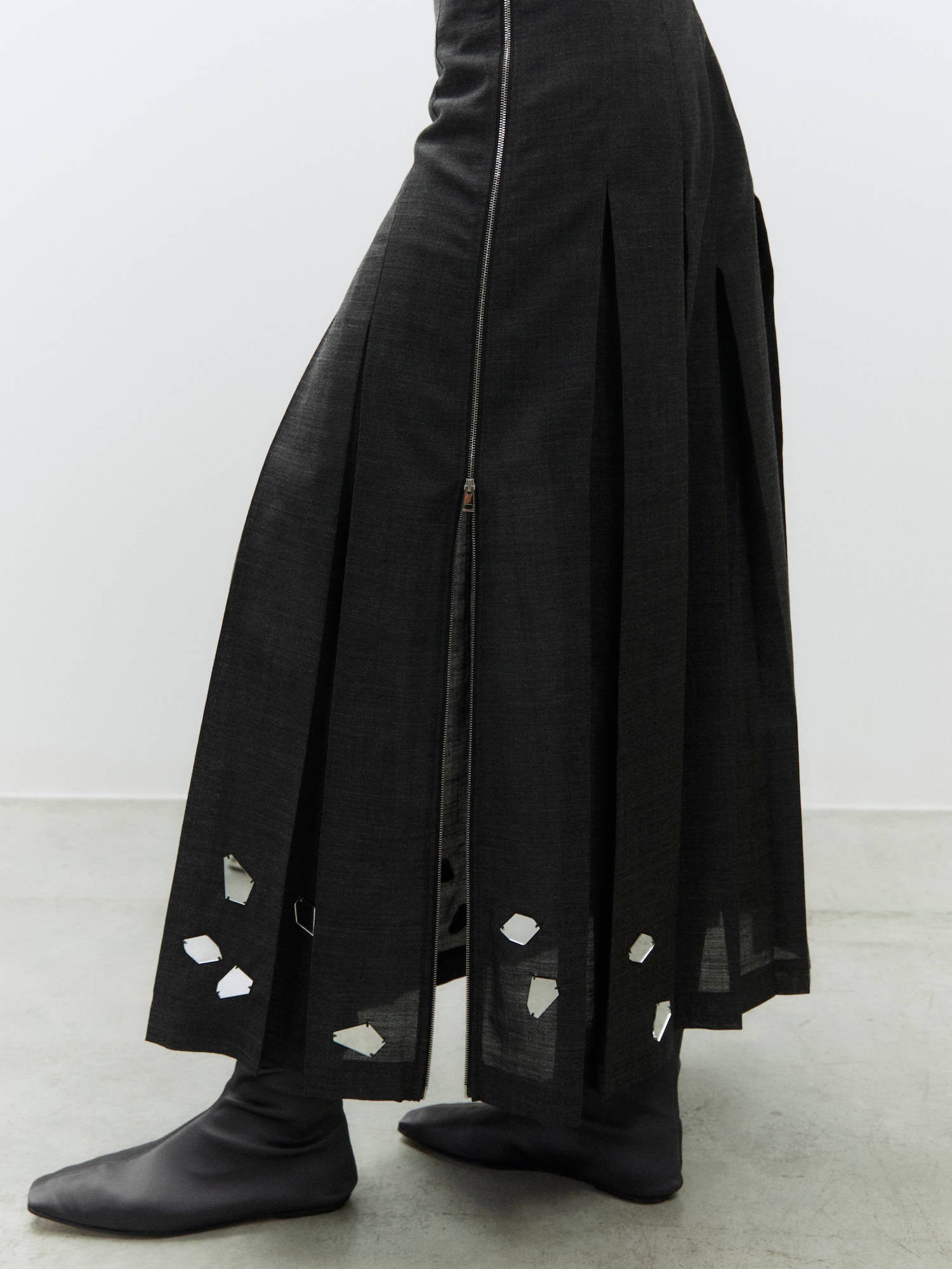 EMBROIDERED PLEATED VOILE SKIRT