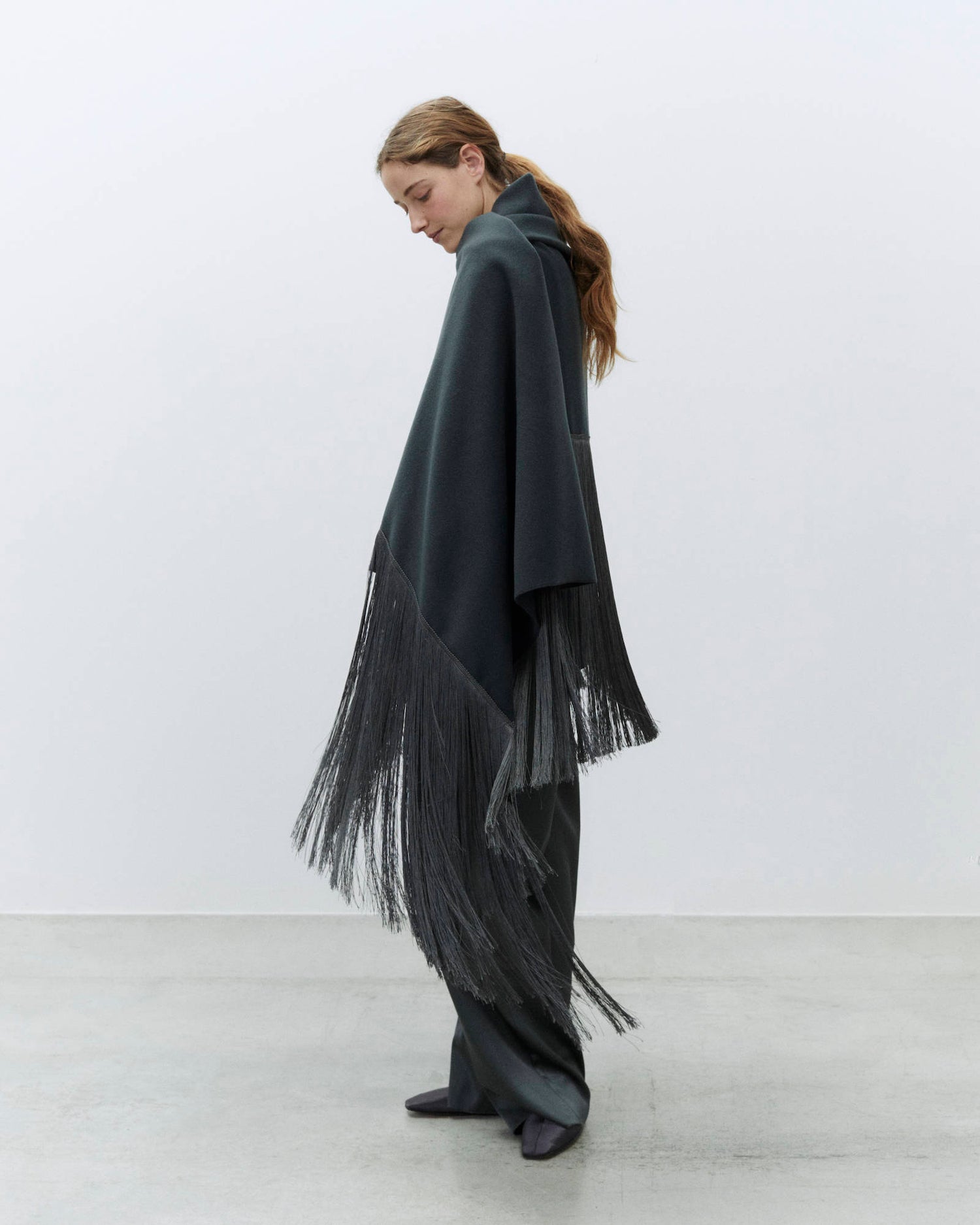 SCARF WITH FRINGES