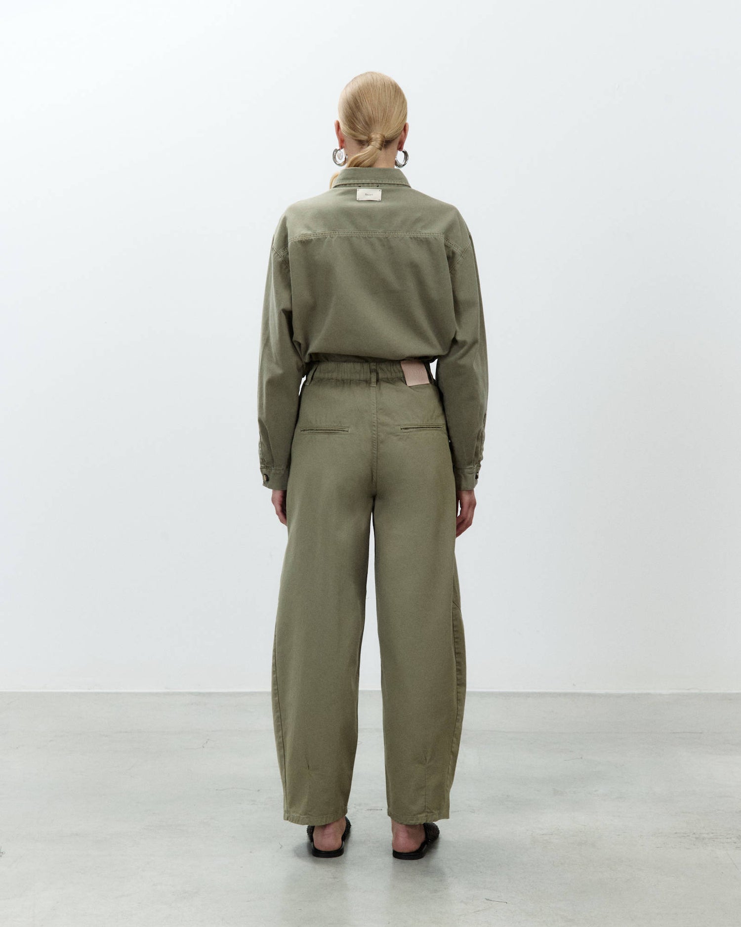 BARREL LEG PANTS