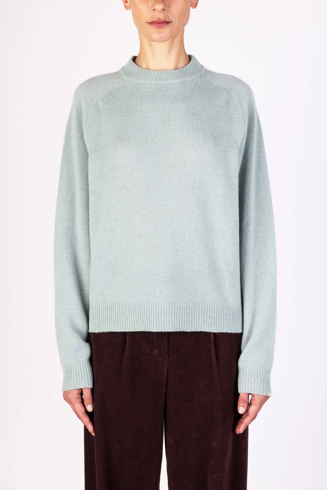 CREW NECK CASHMERE SWEATER