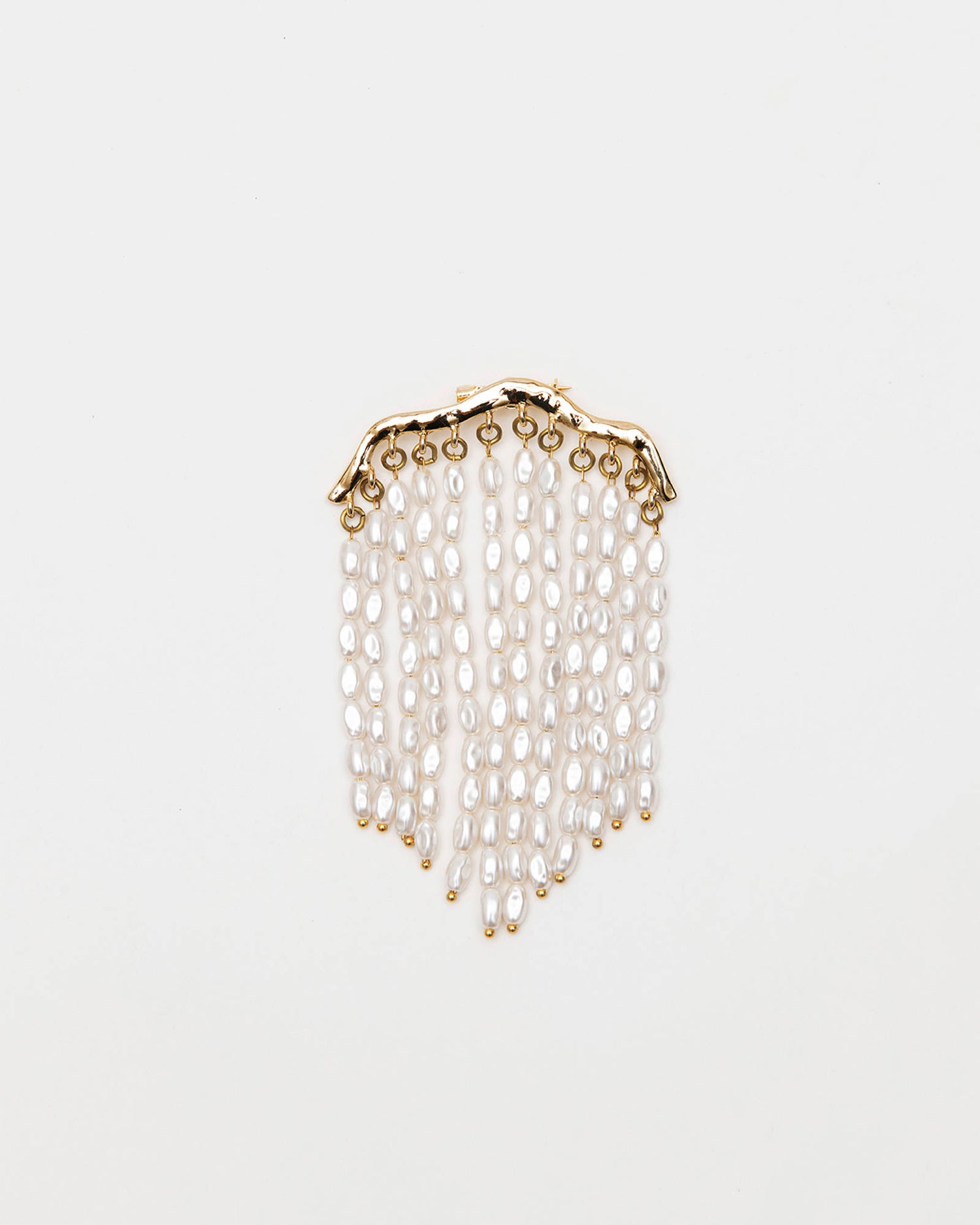 GOLD BROOCH WITH PEARL FRINGES