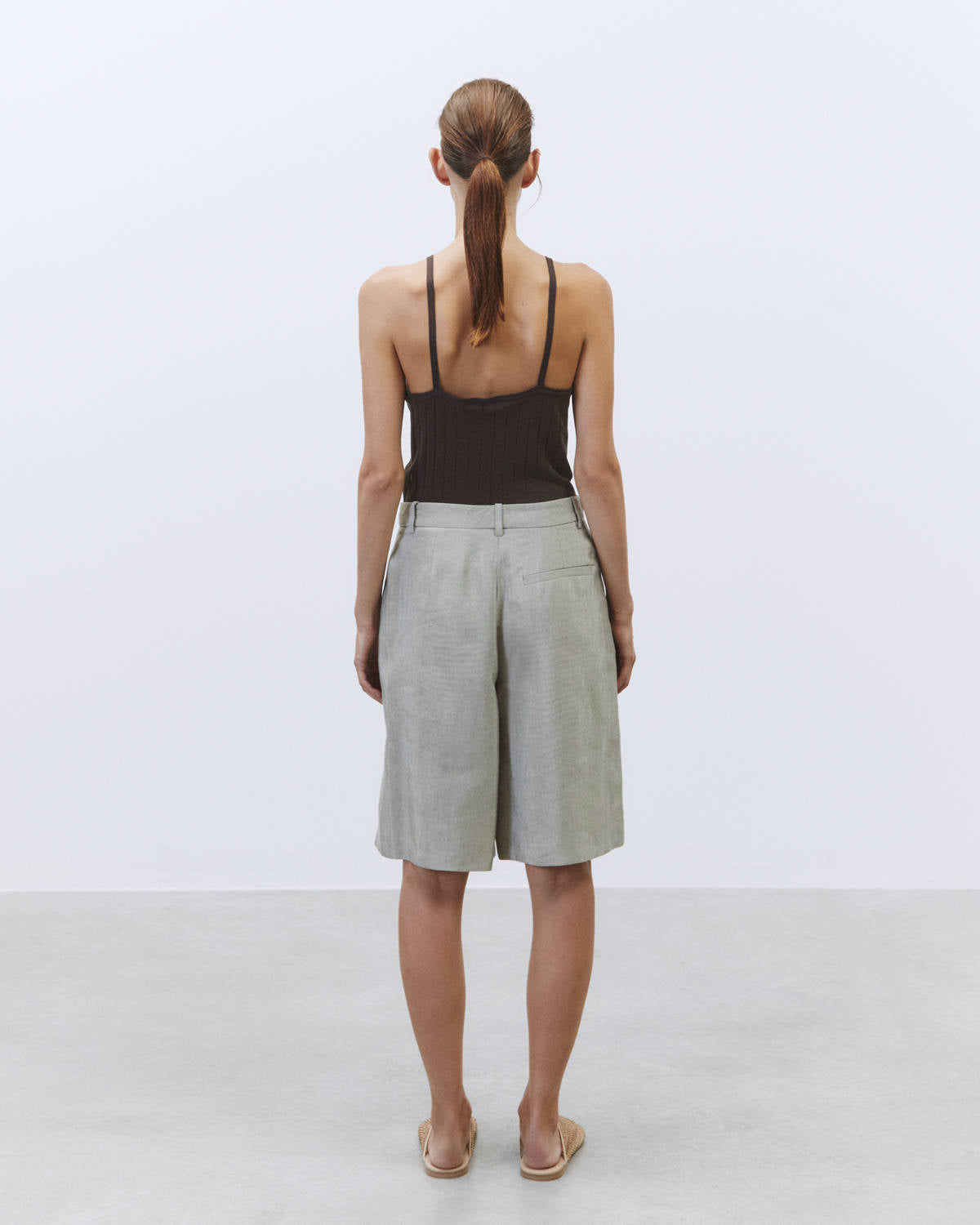 TAILORED LINEN BERMUDA SAGE