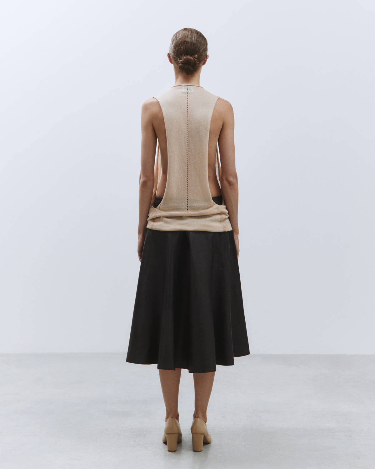 DRAPING TANK TOP IN COTTON CREPE KNITTED PETAL