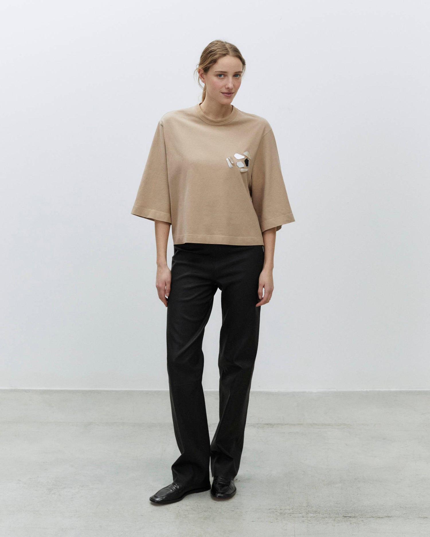 EMBROIDERED BOXY T-SHIRT