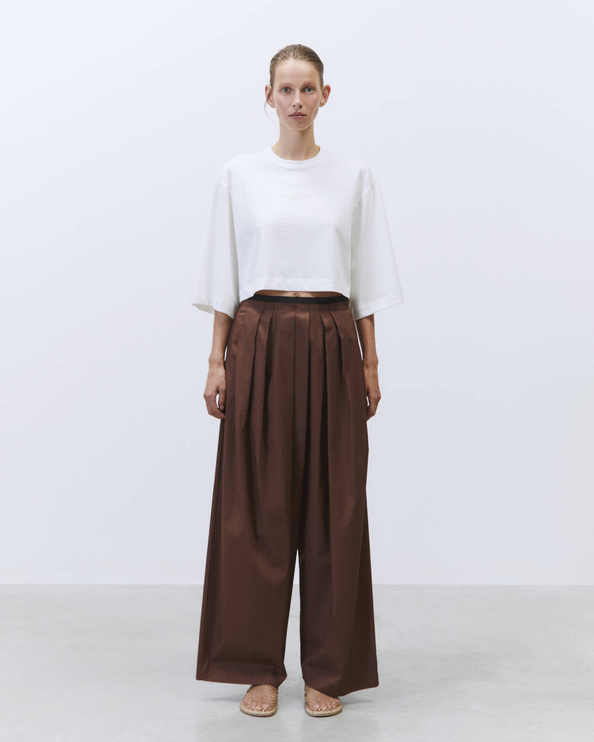 COCOA PLEATED POPLIN TROUSERS