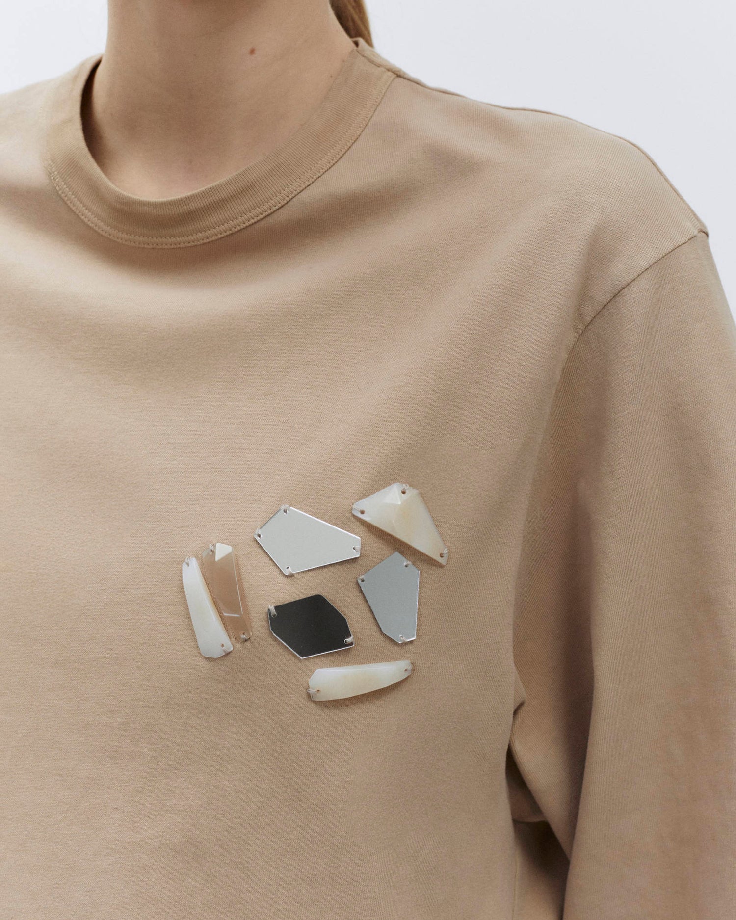 EMBROIDERED BOXY T-SHIRT