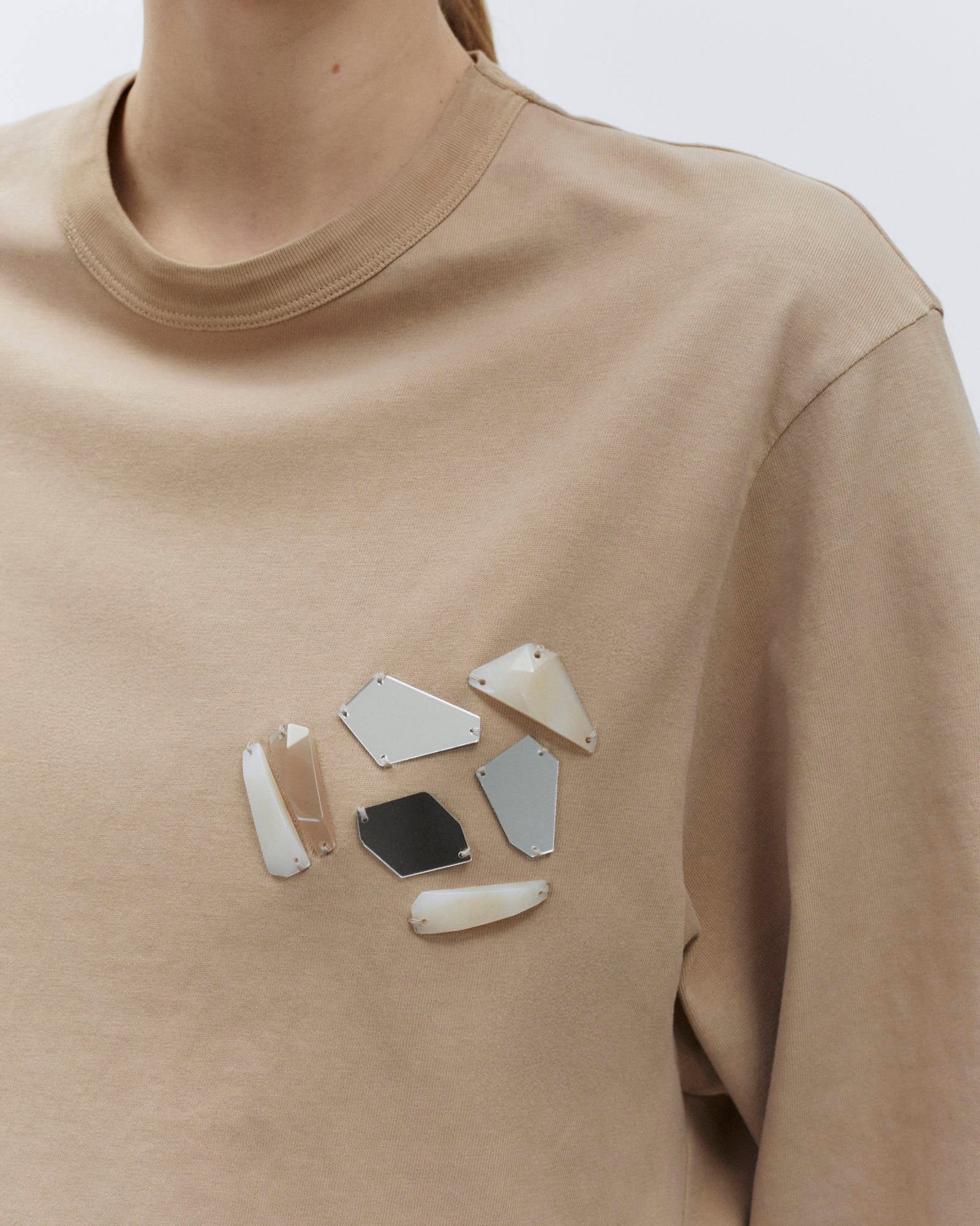 EMBROIDERED BOXY T-SHIRT