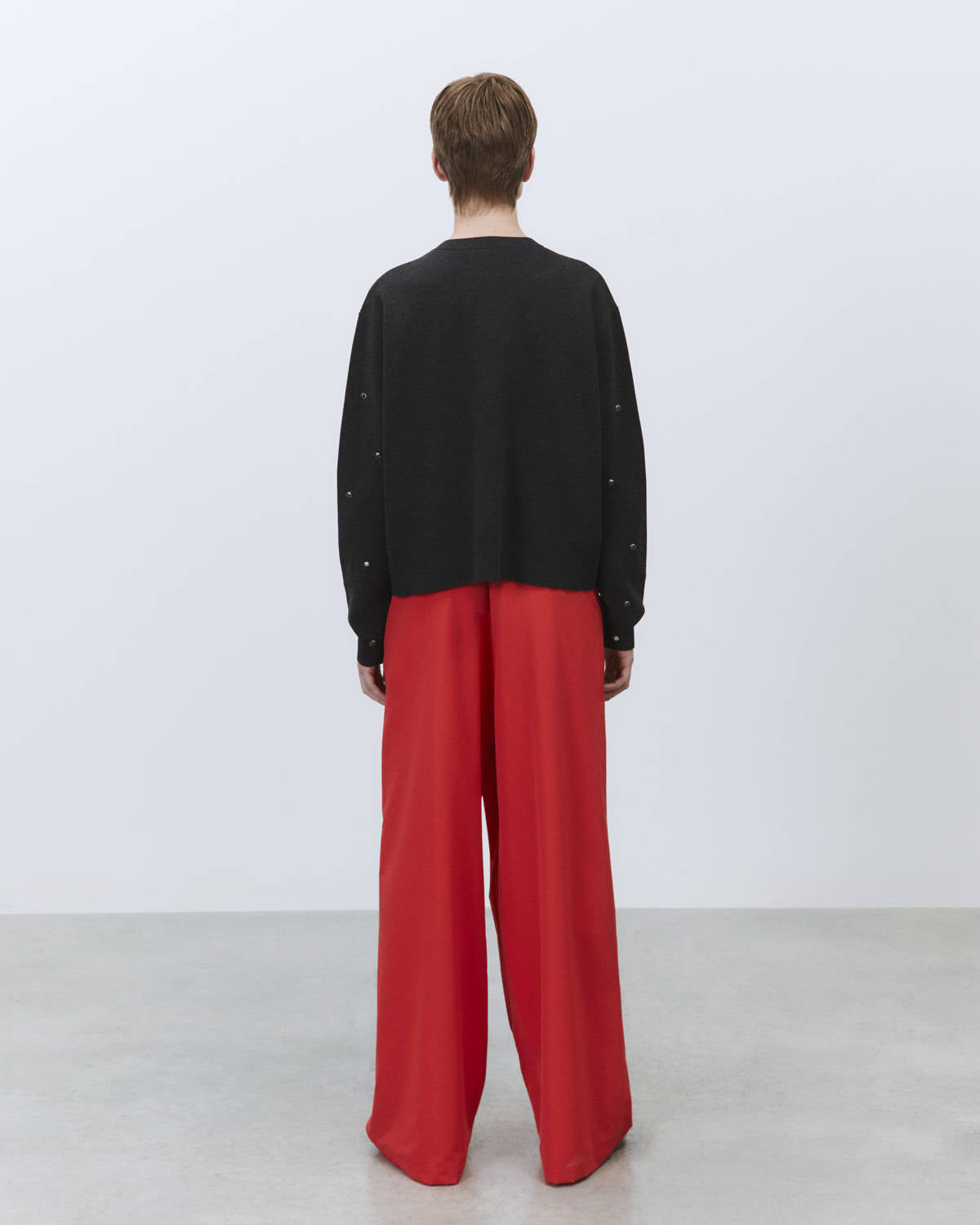 KNITTED SWEATSHIRT WITH EMBROIDERY