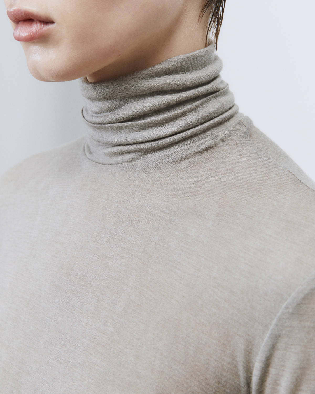 HIGH NECK JERSEY SWEATER