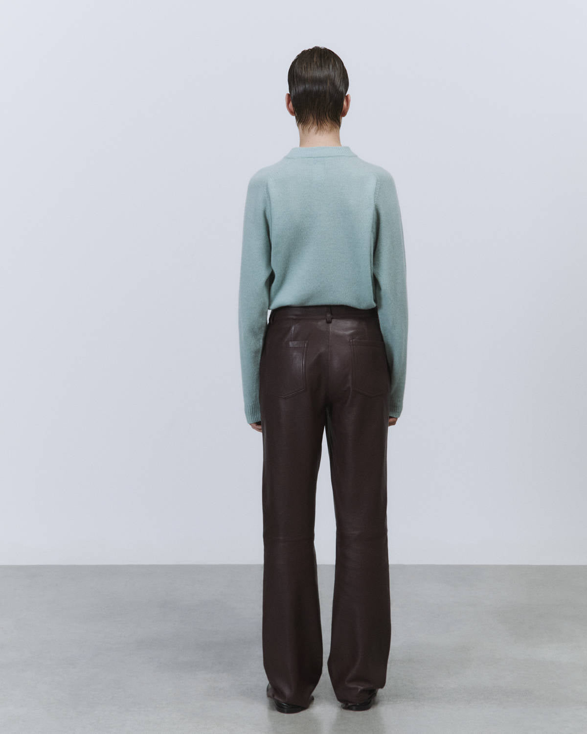 FIVE LEATHER POCKETS