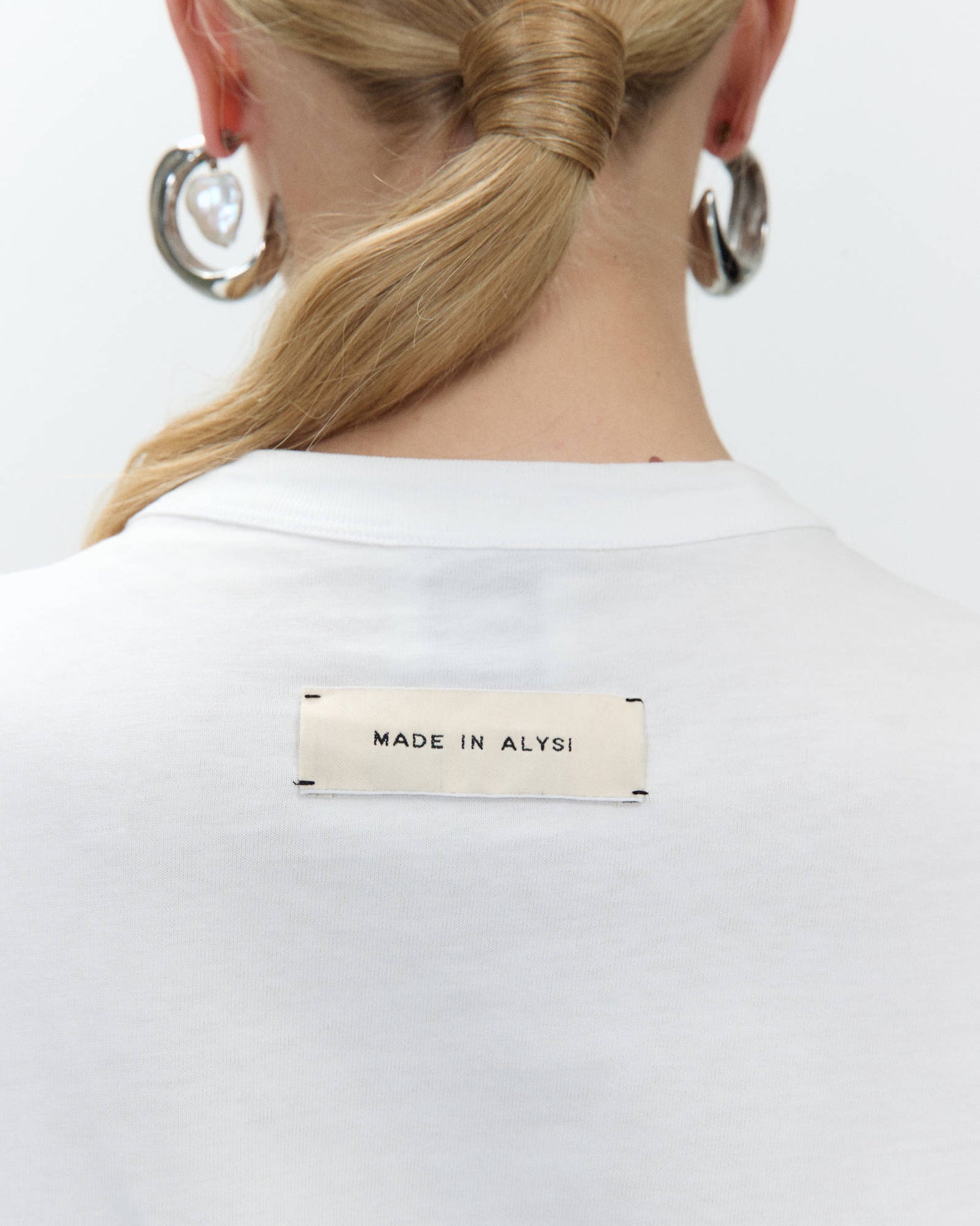 OVERSIZED EMBROIDERED T-SHIRT