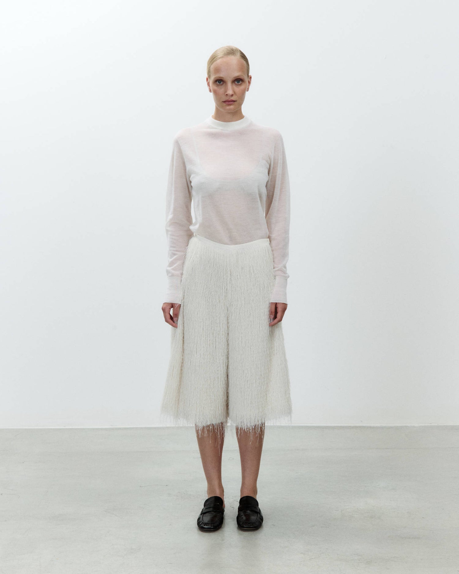 BERMUDA SHORTS WITH FRINGES