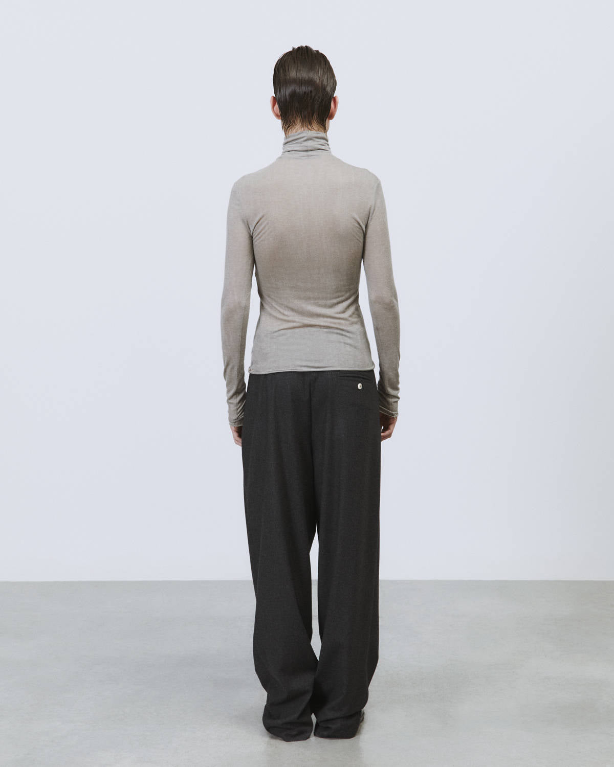 HIGH NECK JERSEY SWEATER