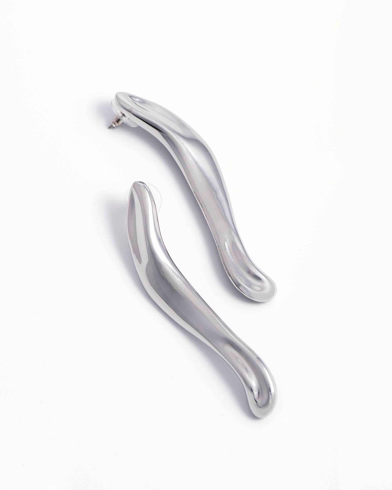PAIR OF IRREGULAR EARRINGS
