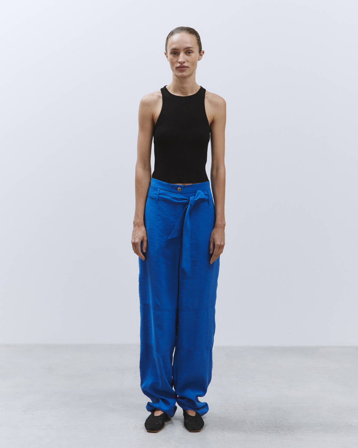 FLUID TROUSERS WITH FABRIC BELT