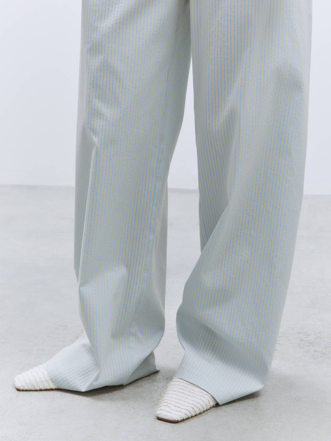 PINSTRIPES GYM PANTS Light Blue