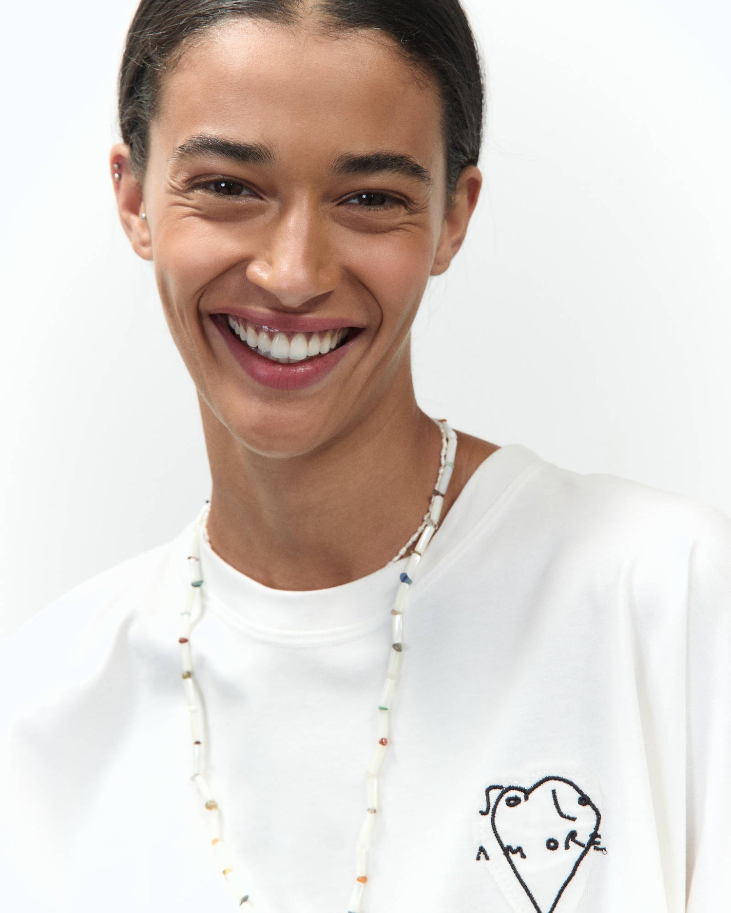 T-SHIRT CURIOSITY ATELIER CON RICAMO