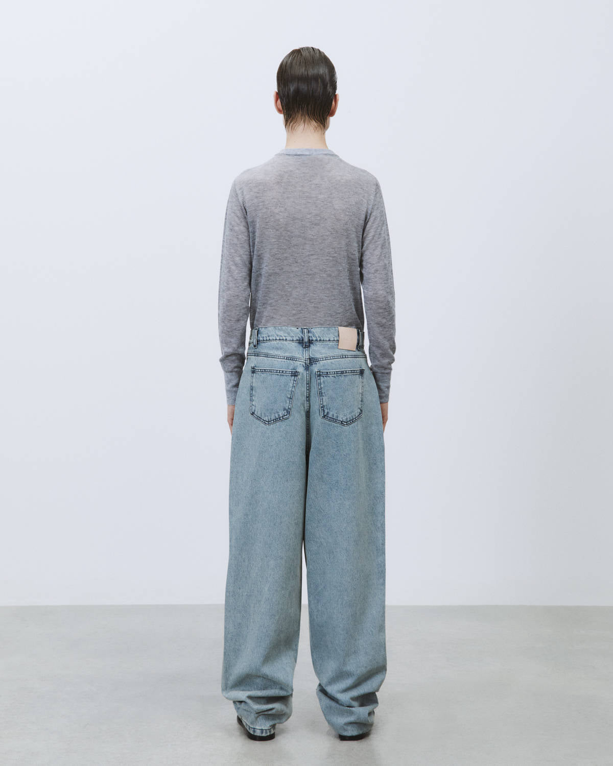 FIVE POCKET DENIM WITH RHINESTONE APPLICATIONS