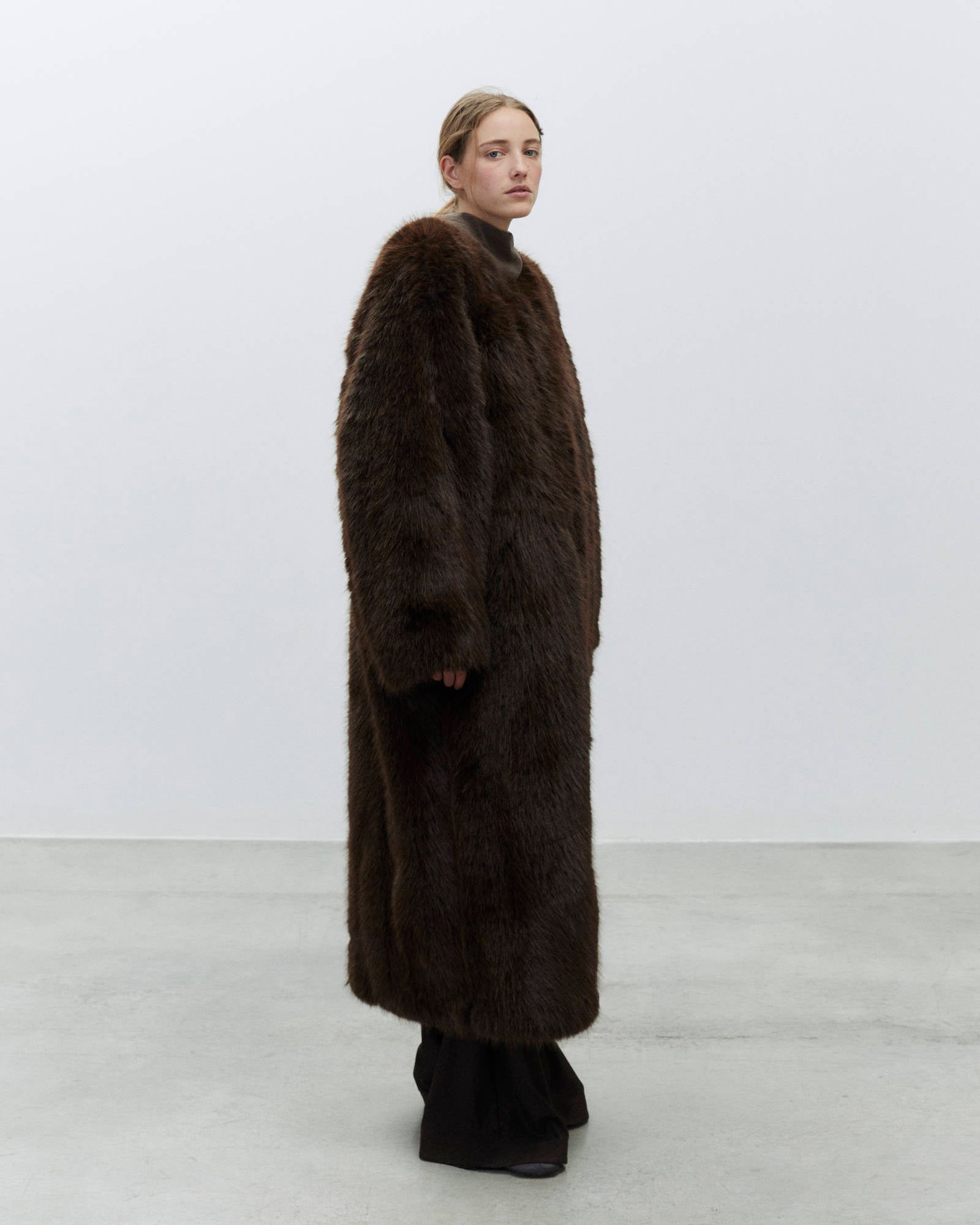 LONG FUR COAT