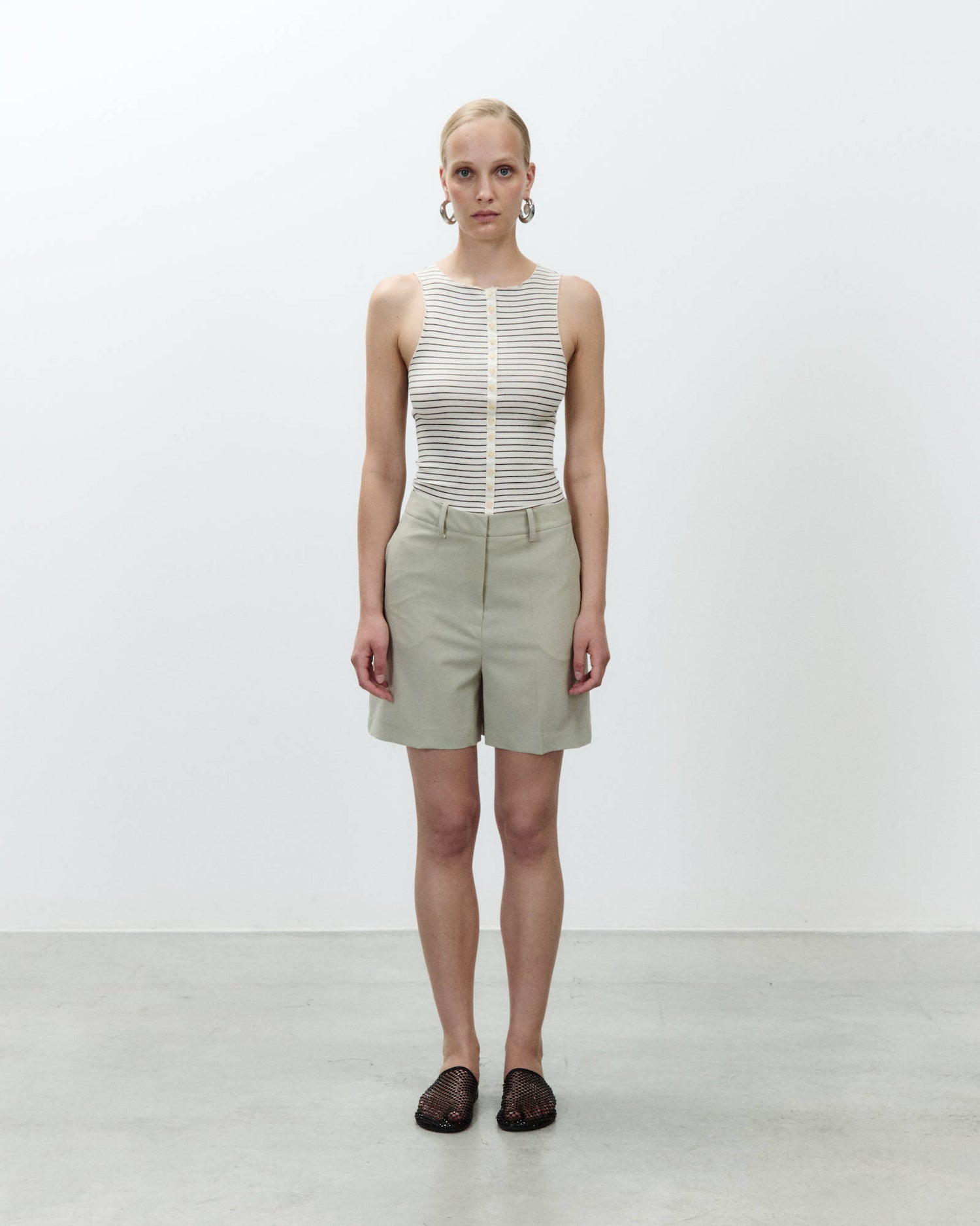 WOOL CANVAS BERMUDA SHORTS