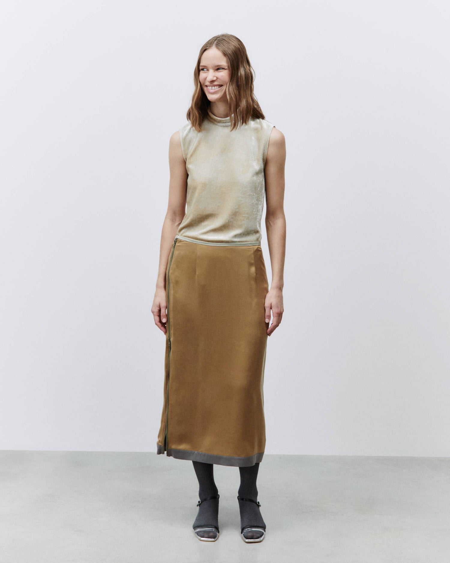 SILK SKIRT WITH CONTRASTING DETAILS