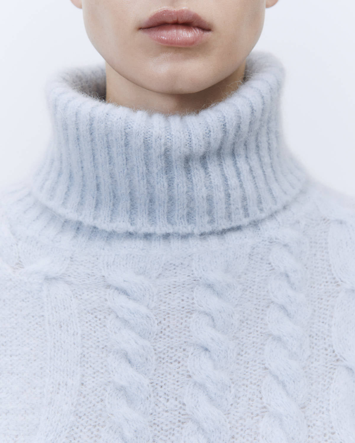 MOHAIR TURTLENECK PULLOVER