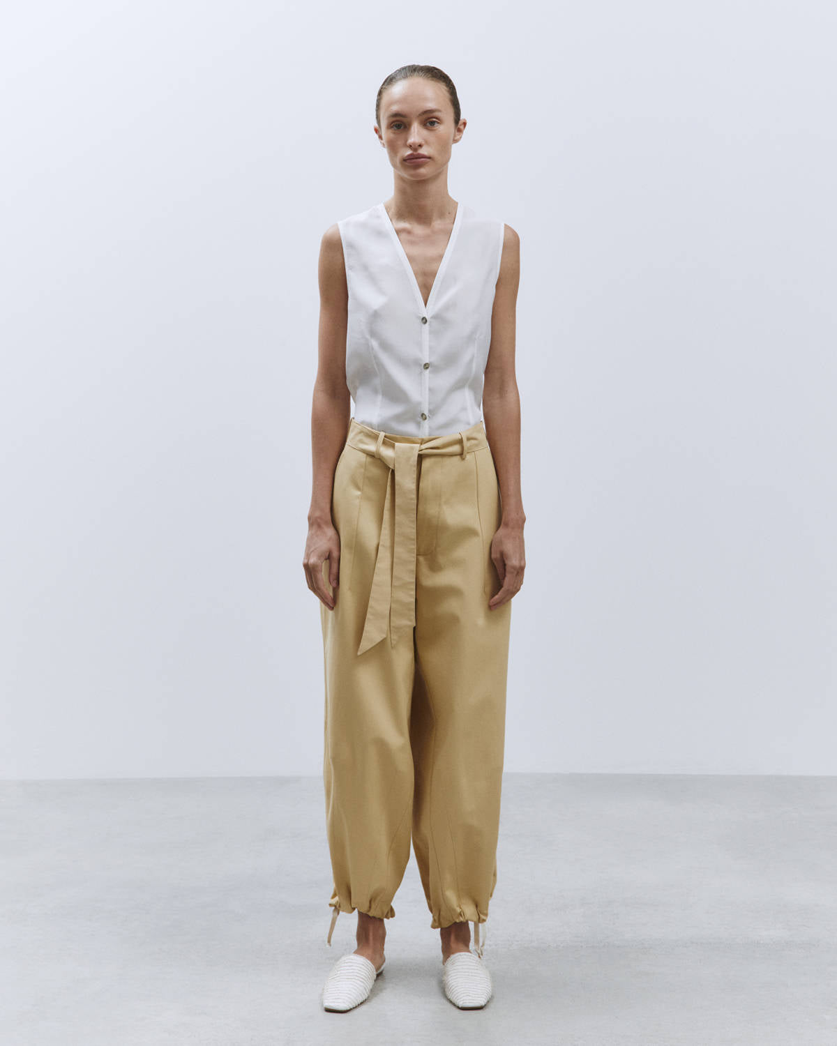 BAGGY TROUSERS WITH SAFARI BELT