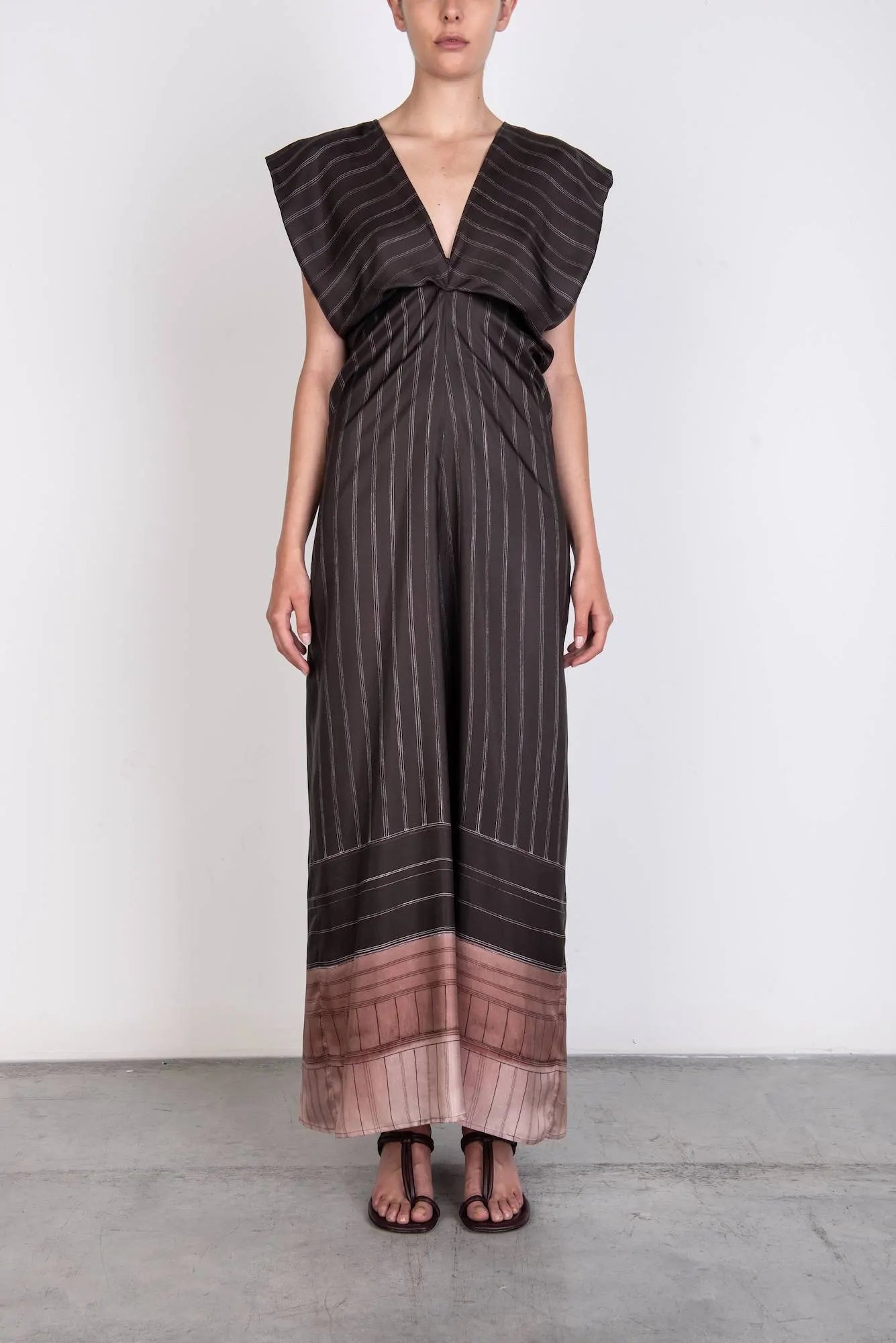 ABITO PINSTRIPES SCOLLATO DIET