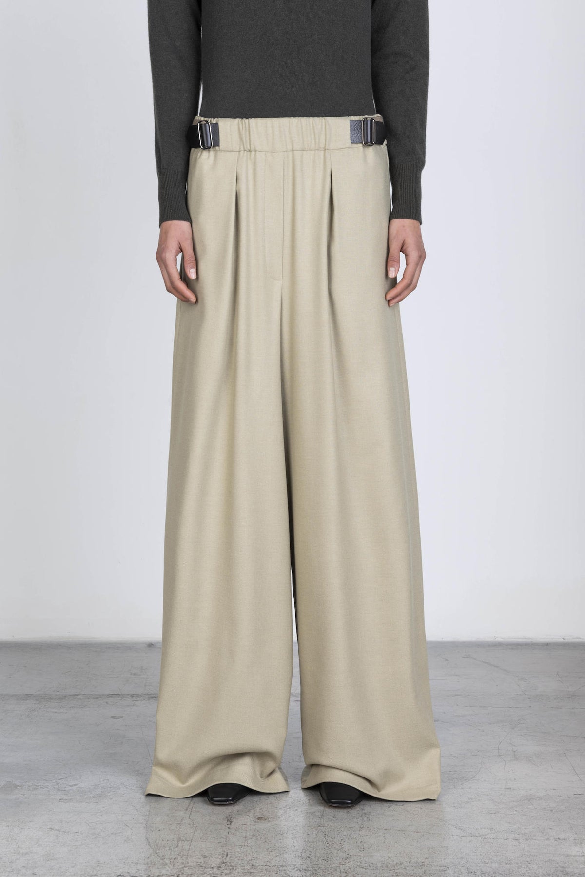 TROUSERS WITH LEATHER REINFORCEMENT
