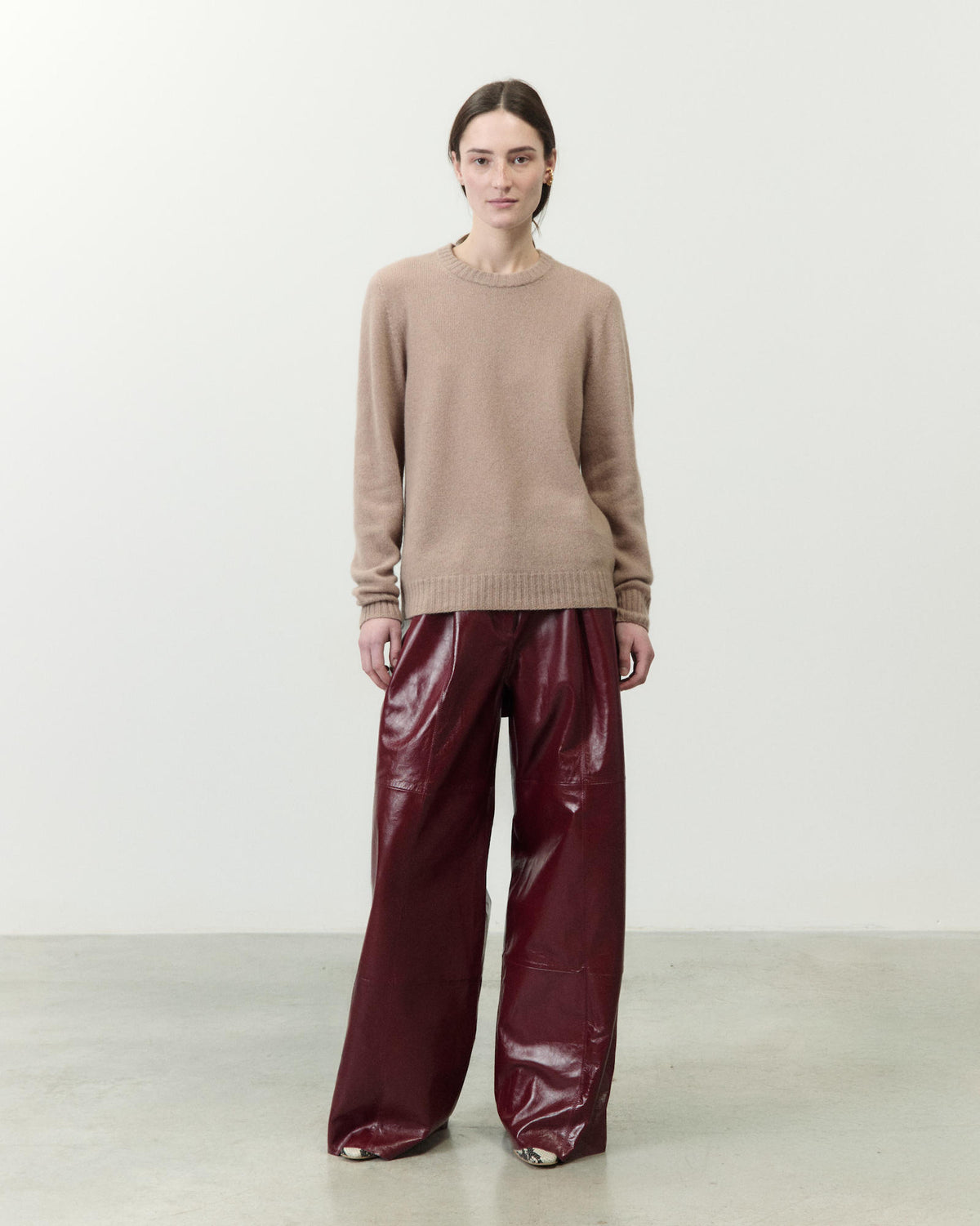 CASHMERE CREW NECK SWEATER
