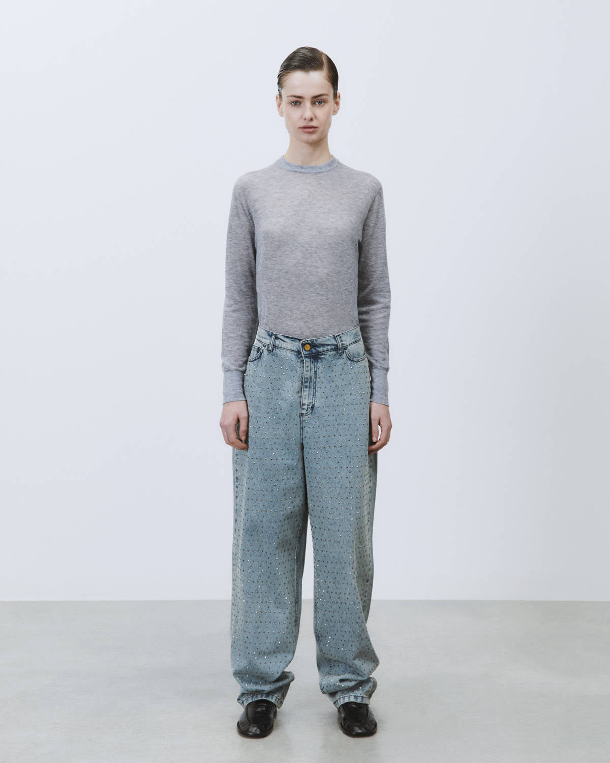 FIVE POCKET DENIM WITH RHINESTONE APPLICATIONS