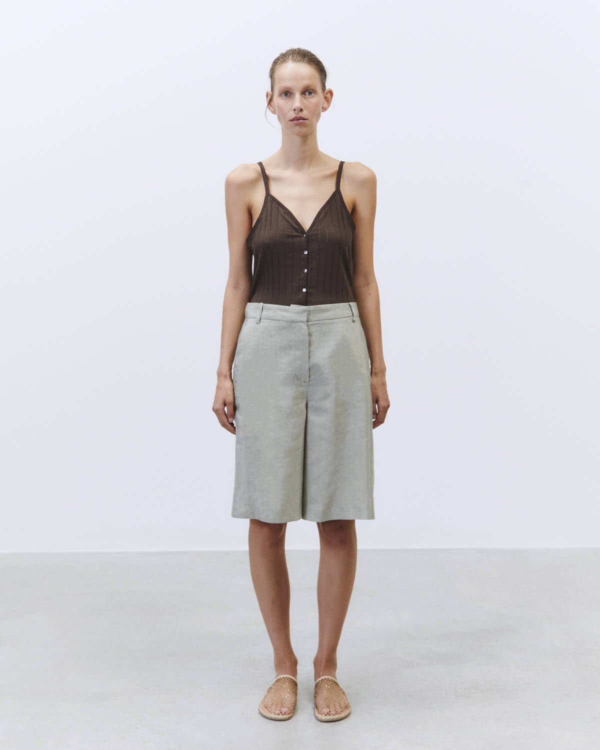 TAILORED LINEN BERMUDA SAGE