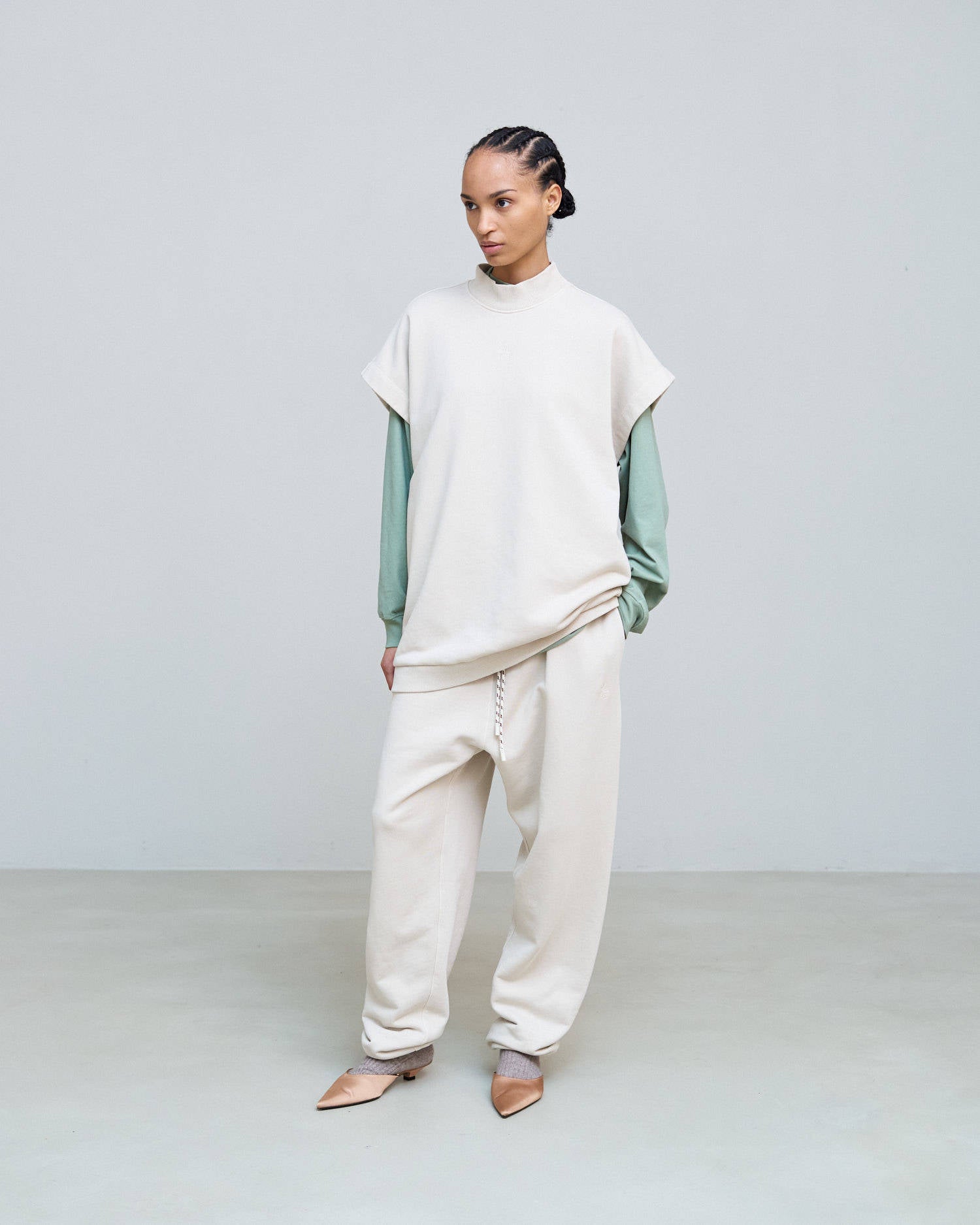 OVERSIZED SWEATSHIRT VEST WITH EMBROIDERY Sand