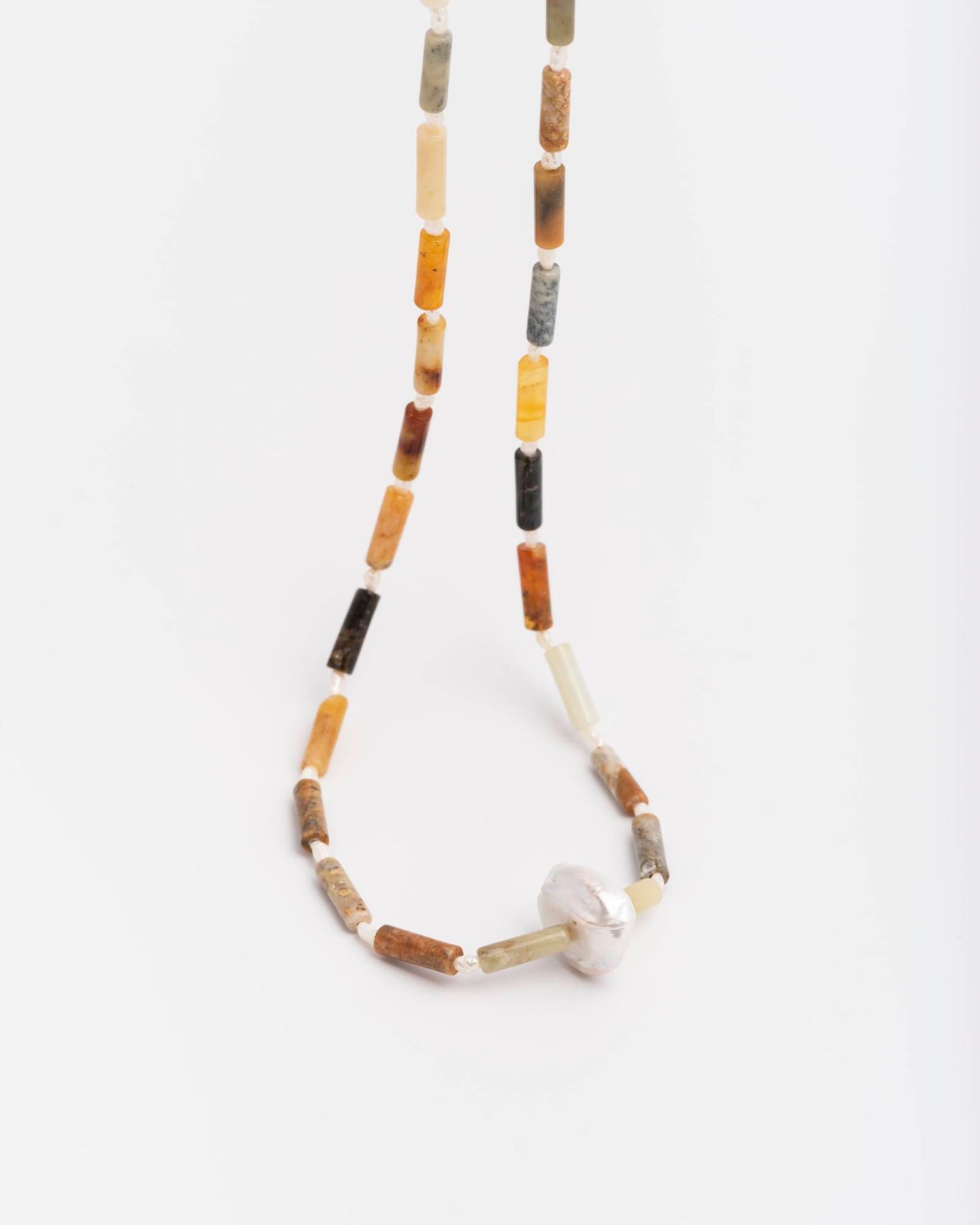 LONG NECKLACE WITH COLORED STONES