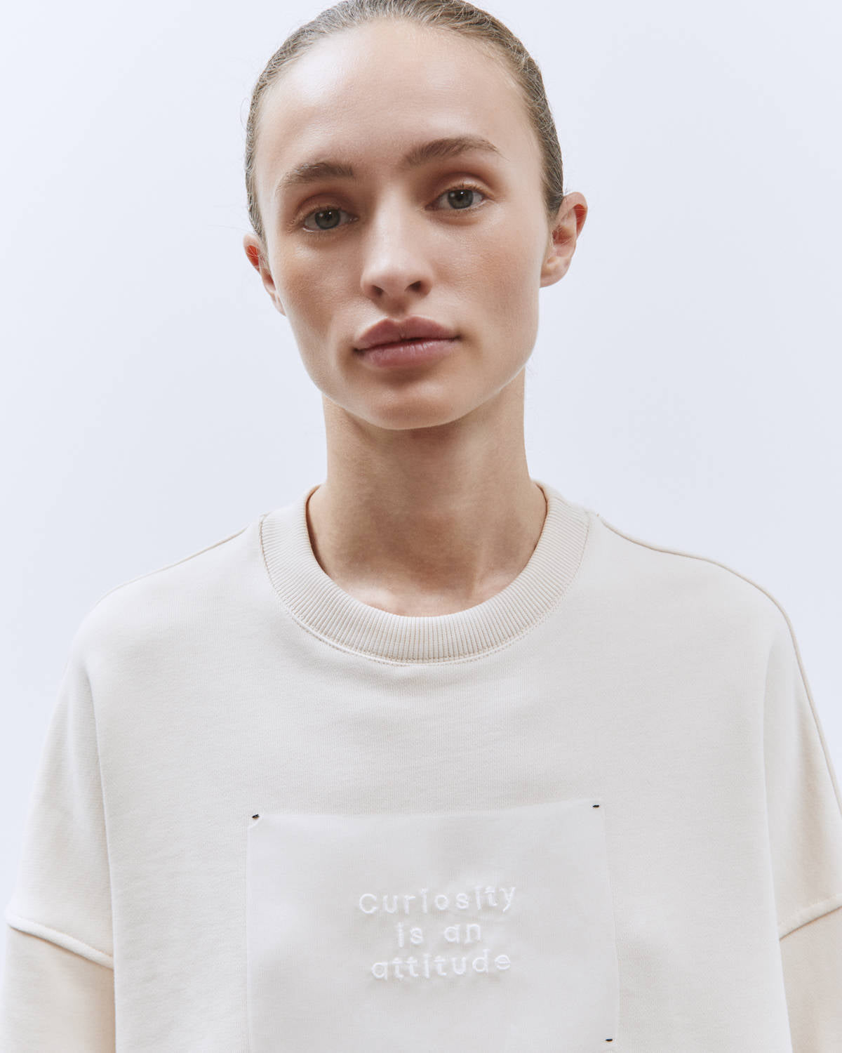 BOXY CURIOSITY SWEATSHIRT