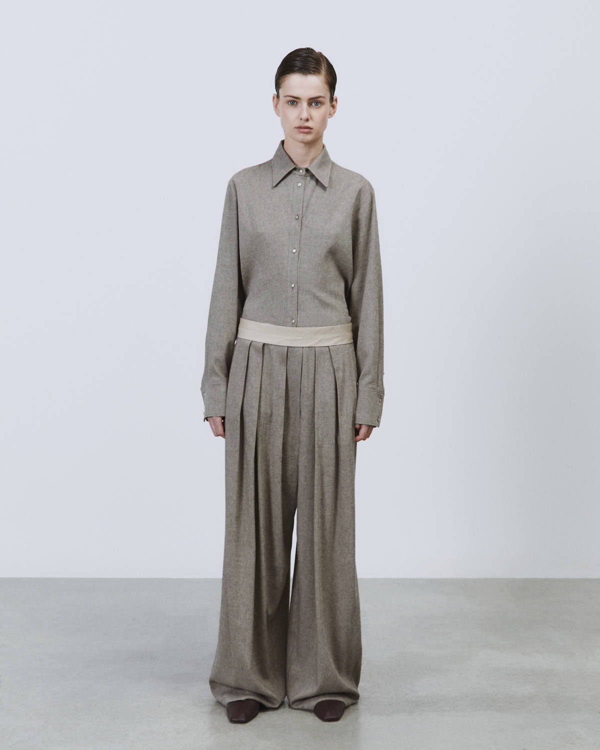TAILORED PLEATED FLANNEL TROUSERS